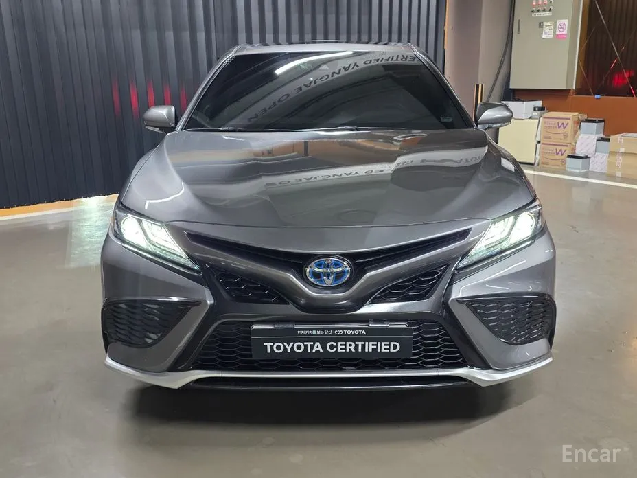 Фото 2 - Toyota Camry