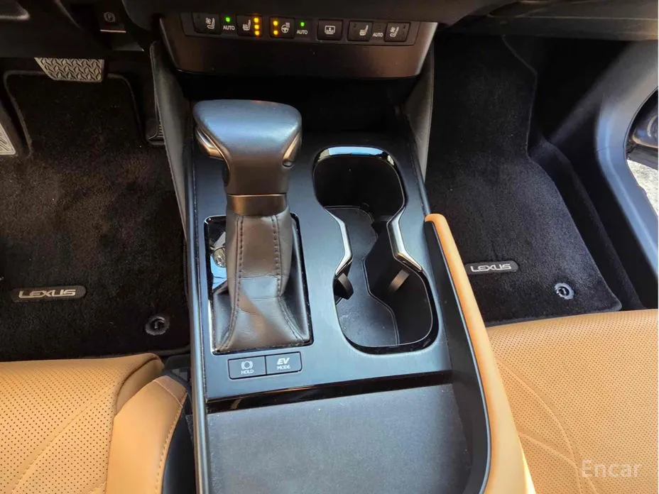 Фото 7 - Lexus ES