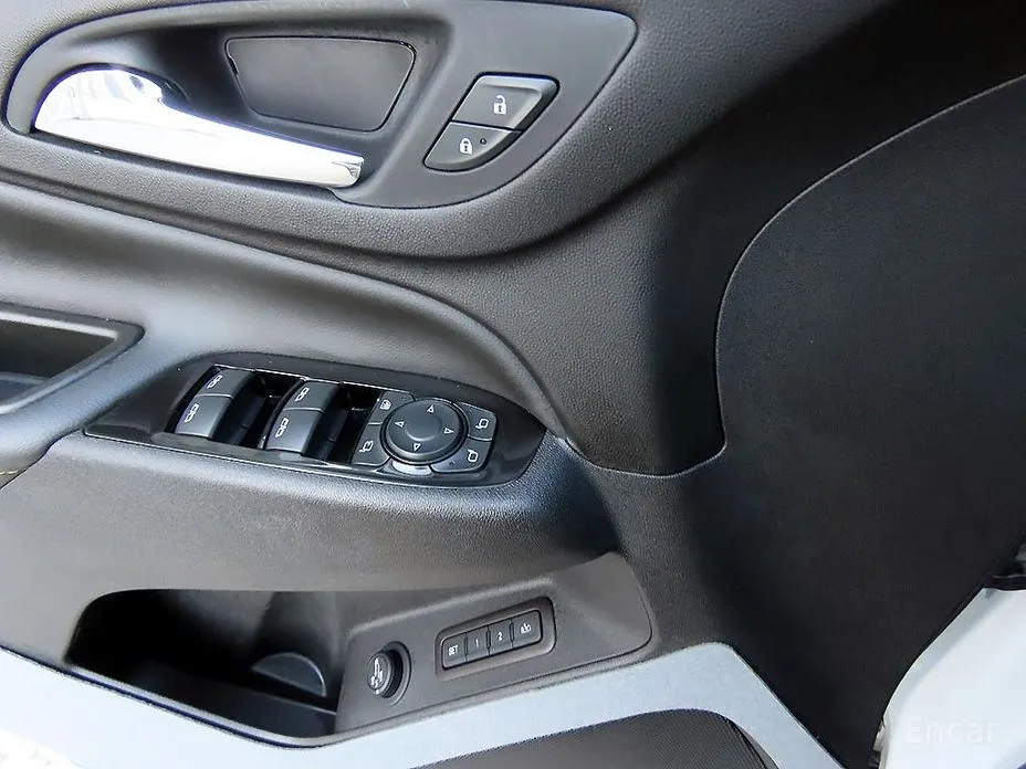 Фото 13 - Chevrolet Equinox