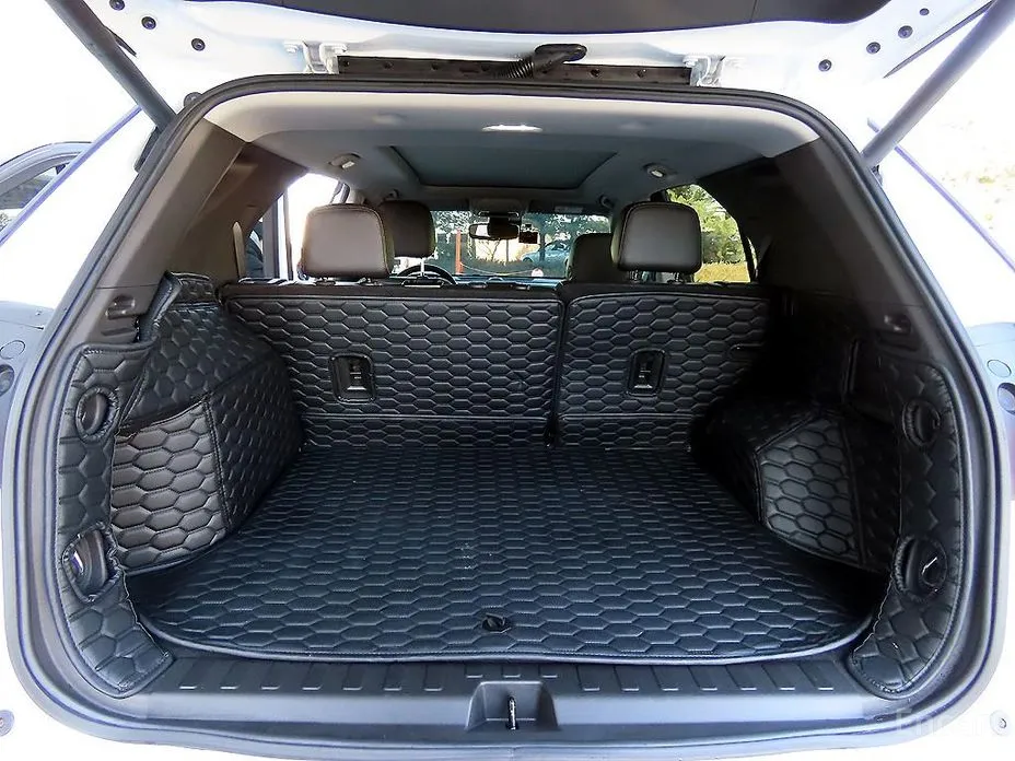 Фото 17 - Chevrolet Equinox