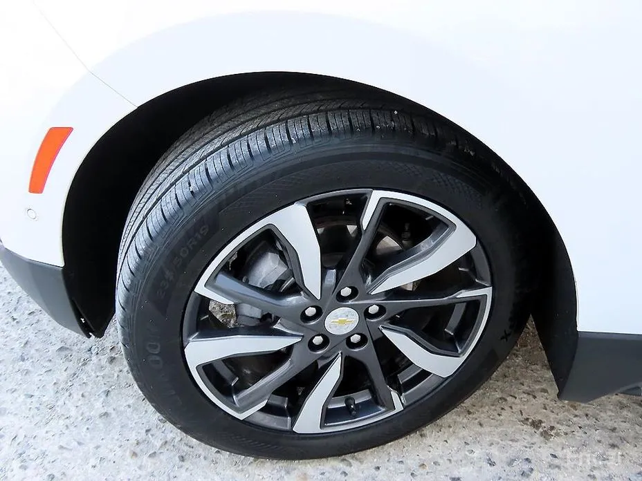 Фото 20 - Chevrolet Equinox