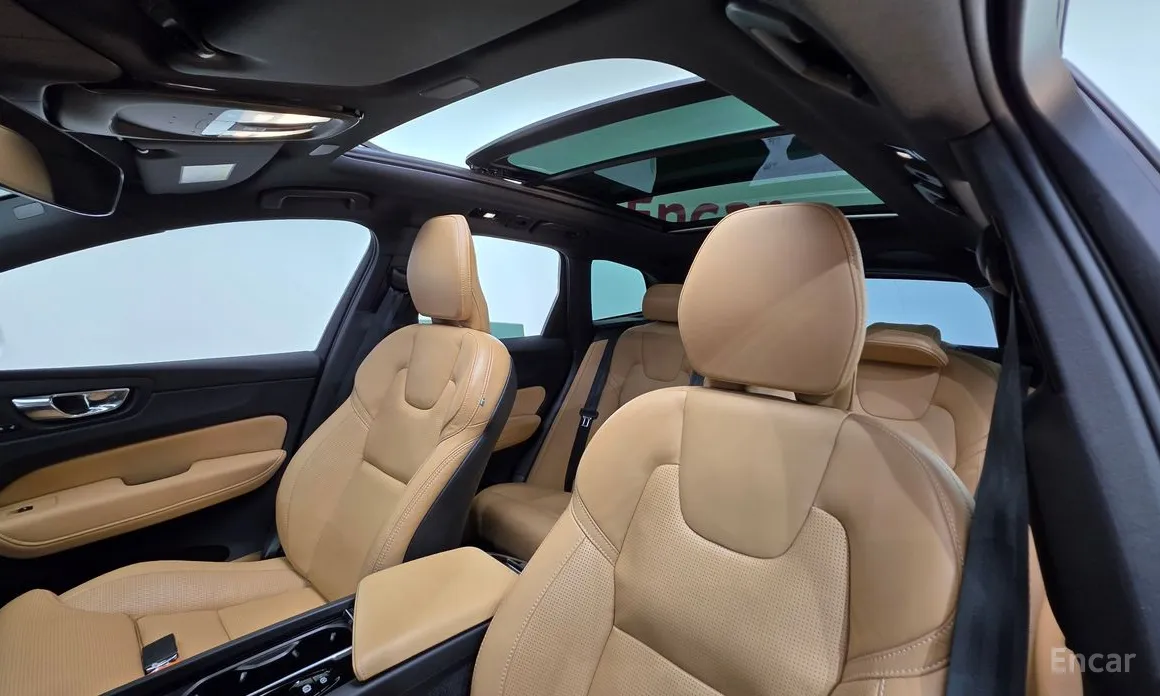 Фото 12 - Volvo XC60