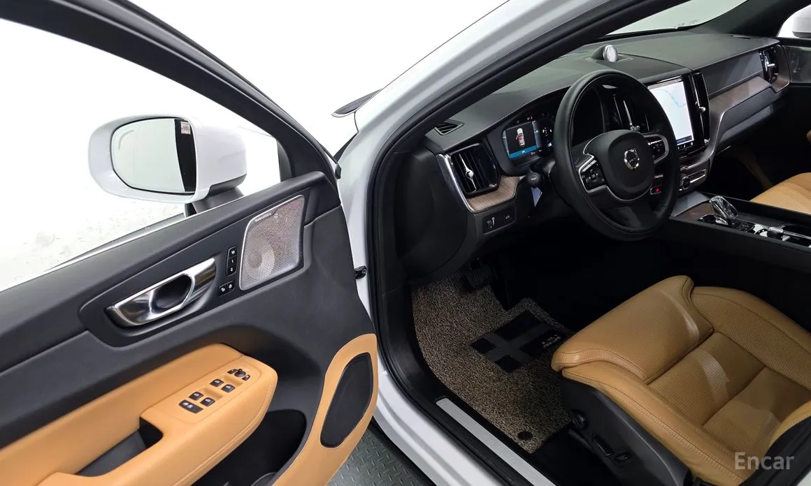 Фото 13 - Volvo XC60