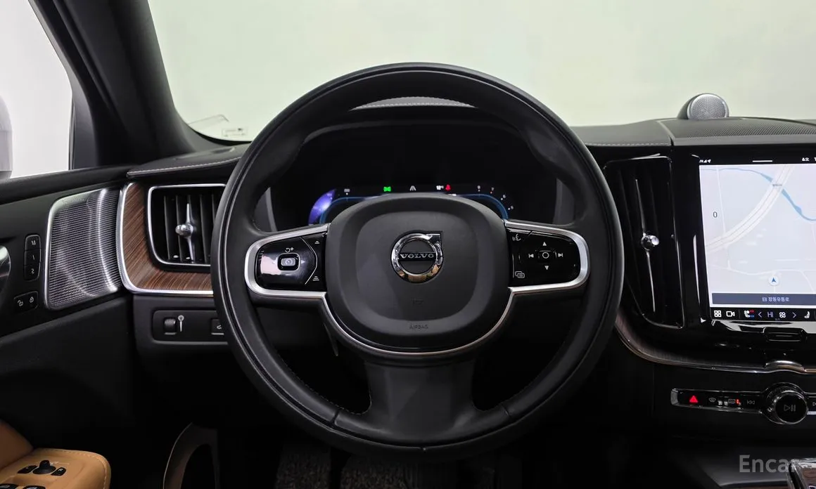 Фото 15 - Volvo XC60