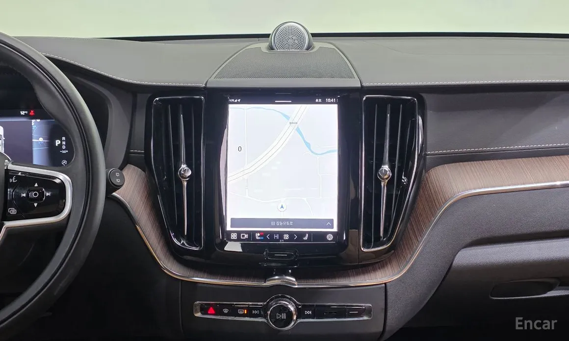 Фото 16 - Volvo XC60