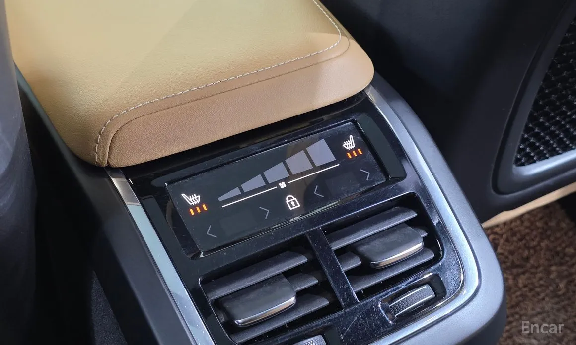 Фото 18 - Volvo XC60