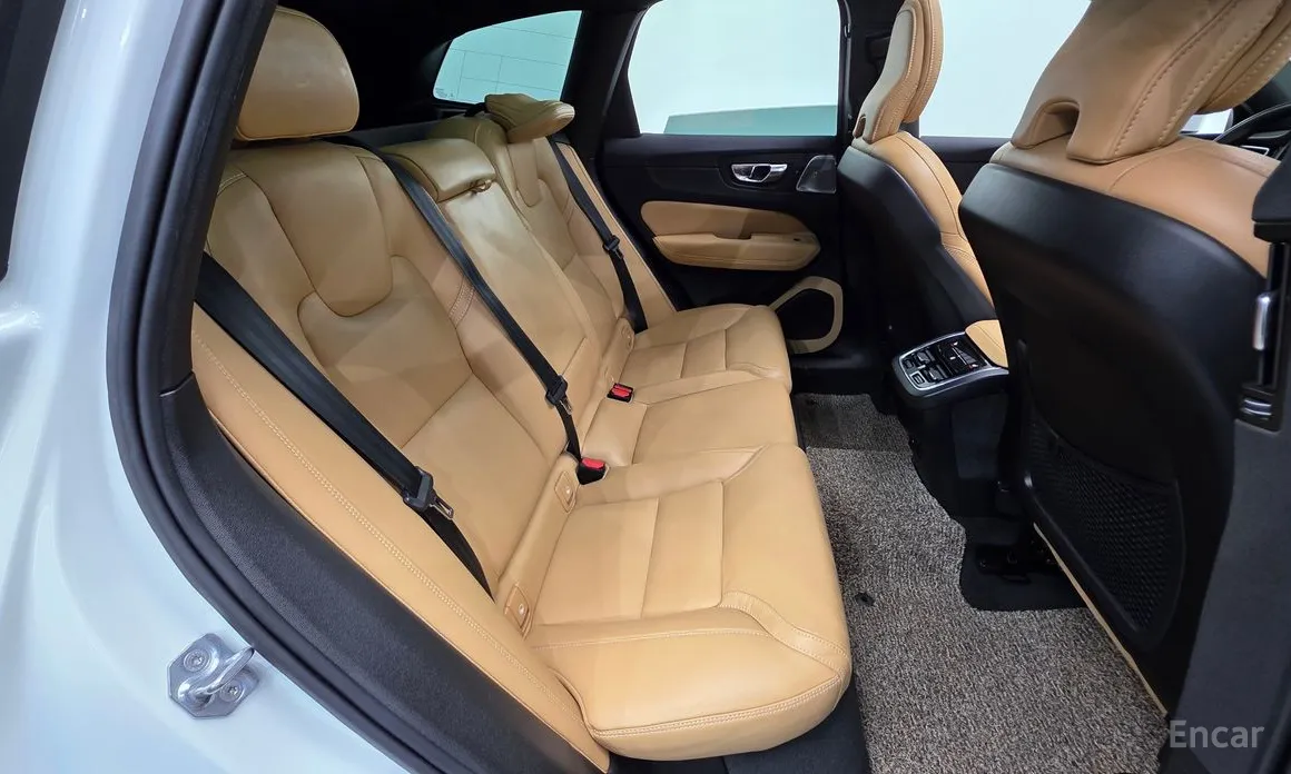 Фото 19 - Volvo XC60