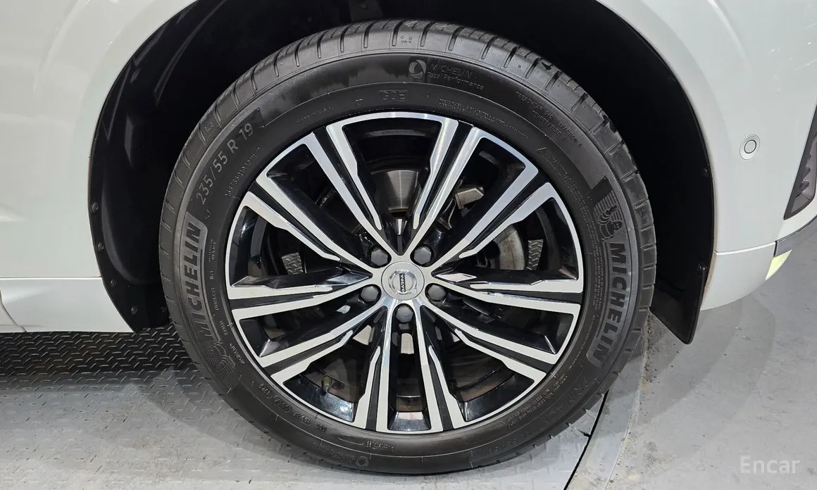 Фото 5 - Volvo XC60