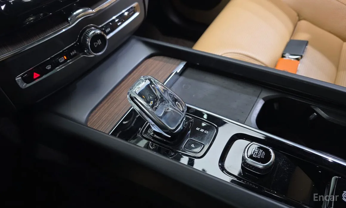 Фото 9 - Volvo XC60