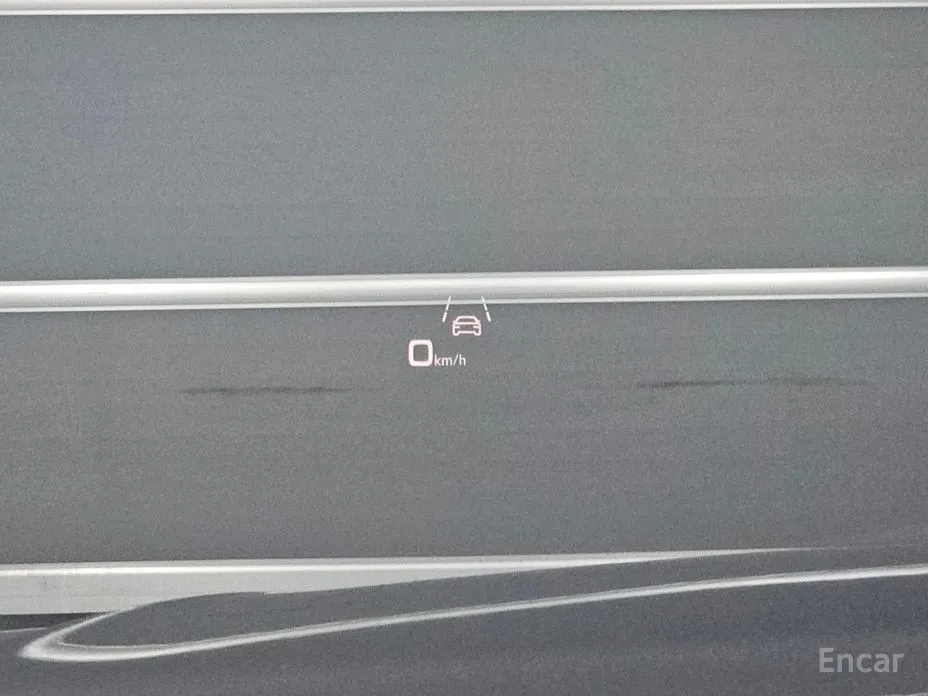 Фото 18 - Audi Q8