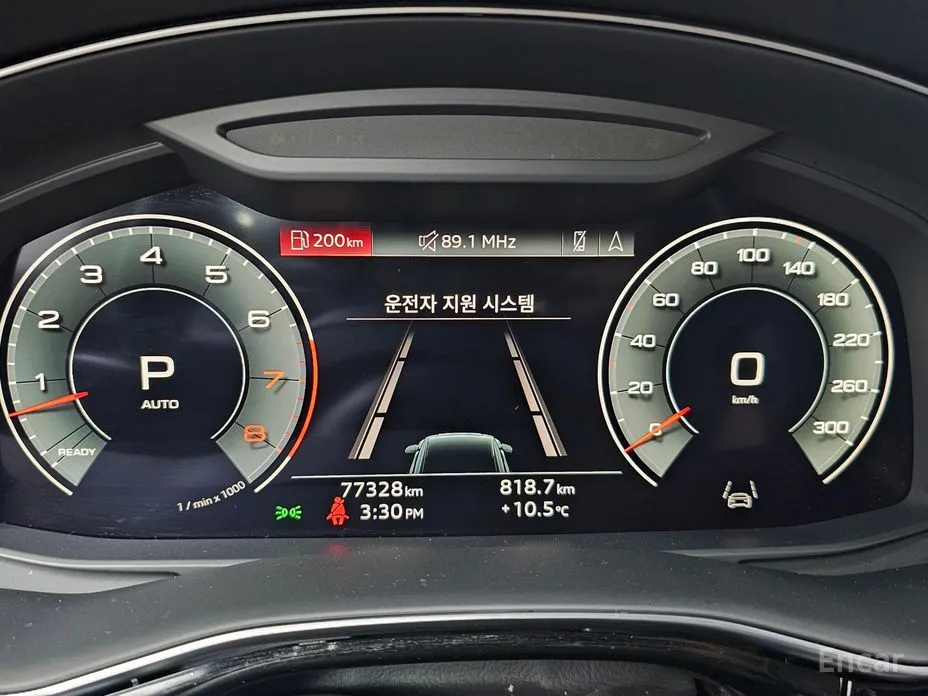 Фото 8 - Audi Q8