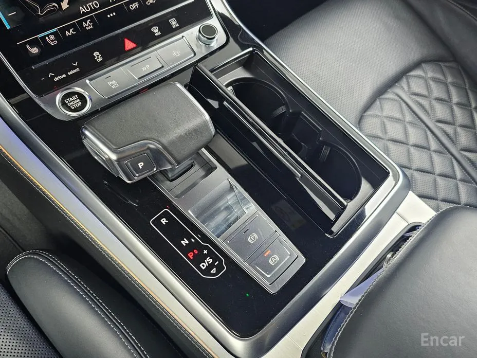 Фото 9 - Audi Q8