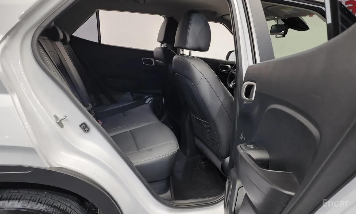 Фото 12 - Hyundai Venue