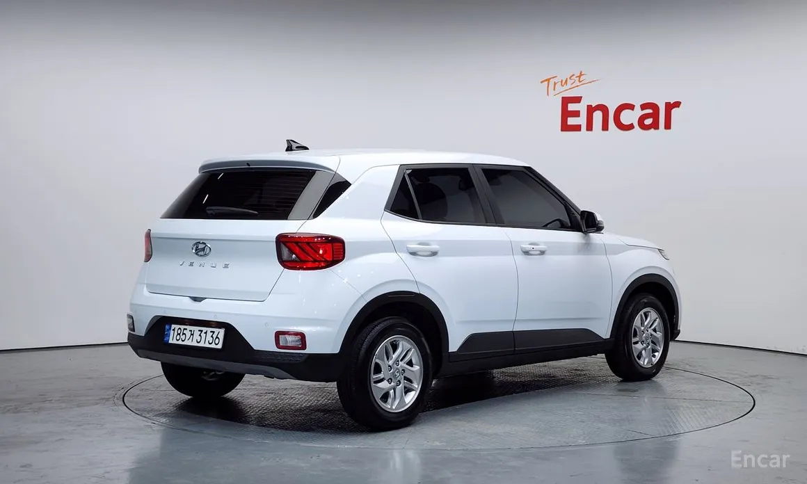 Фото 2 - Hyundai Venue