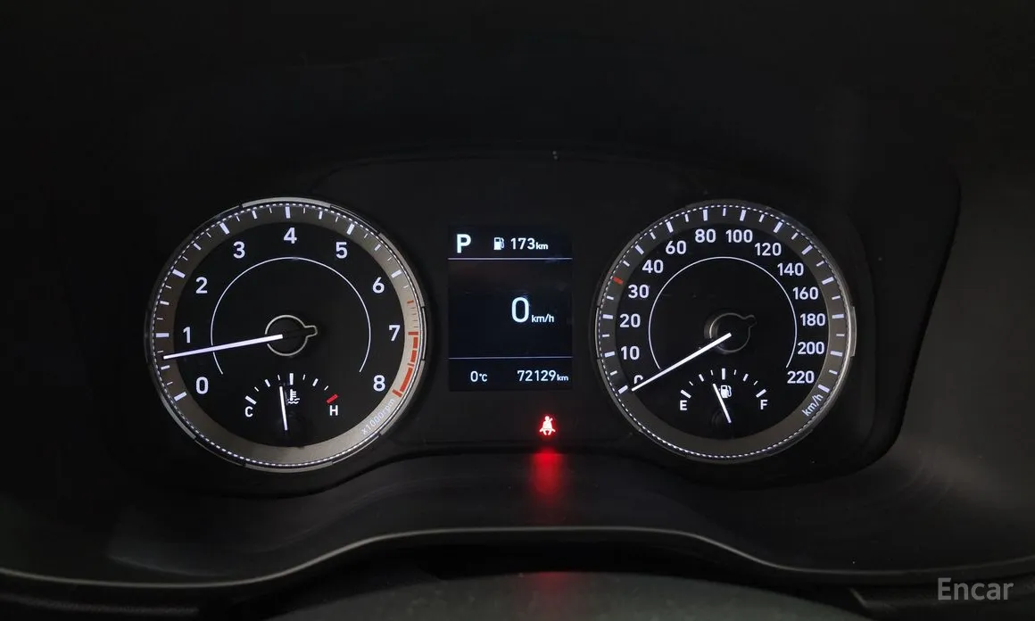 Фото 8 - Hyundai Venue