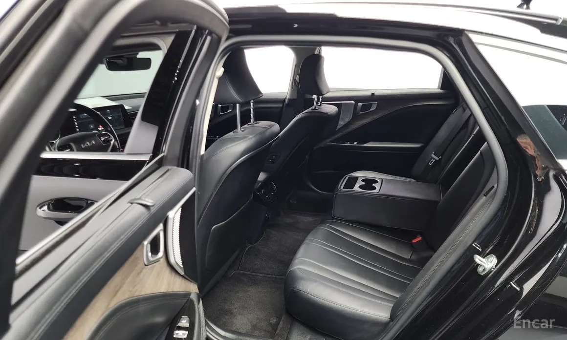 Фото 12 - Kia K8