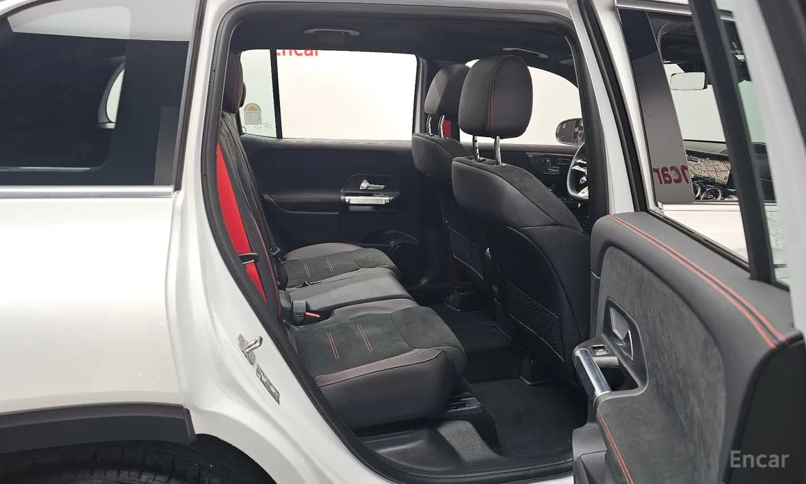 Фото 12 - Mercedes-Benz GLB-Class