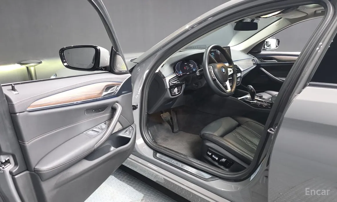 Фото 10 - BMW 5 Series