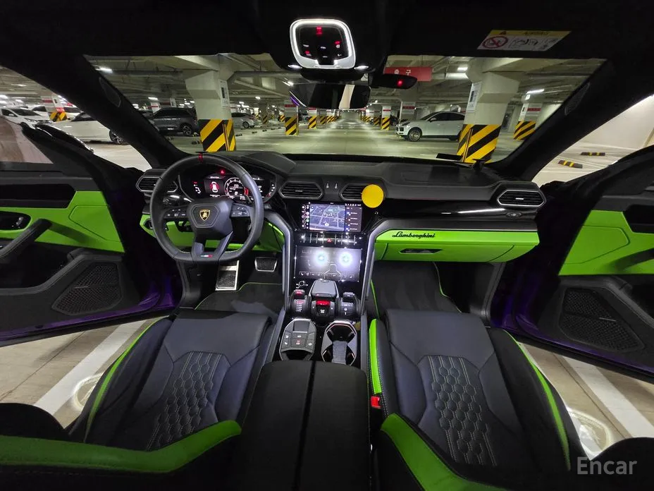 Фото 11 - Lamborghini Urus