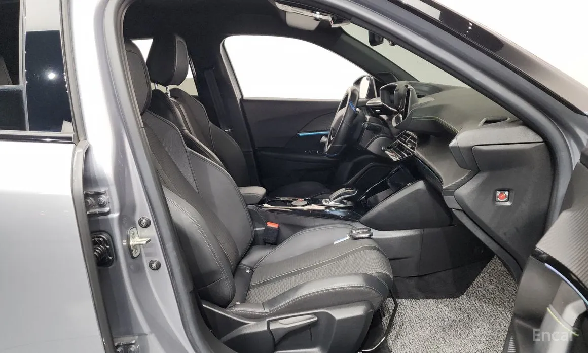 Фото 11 - Peugeot 2008