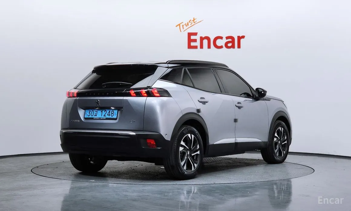 Фото 2 - Peugeot 2008