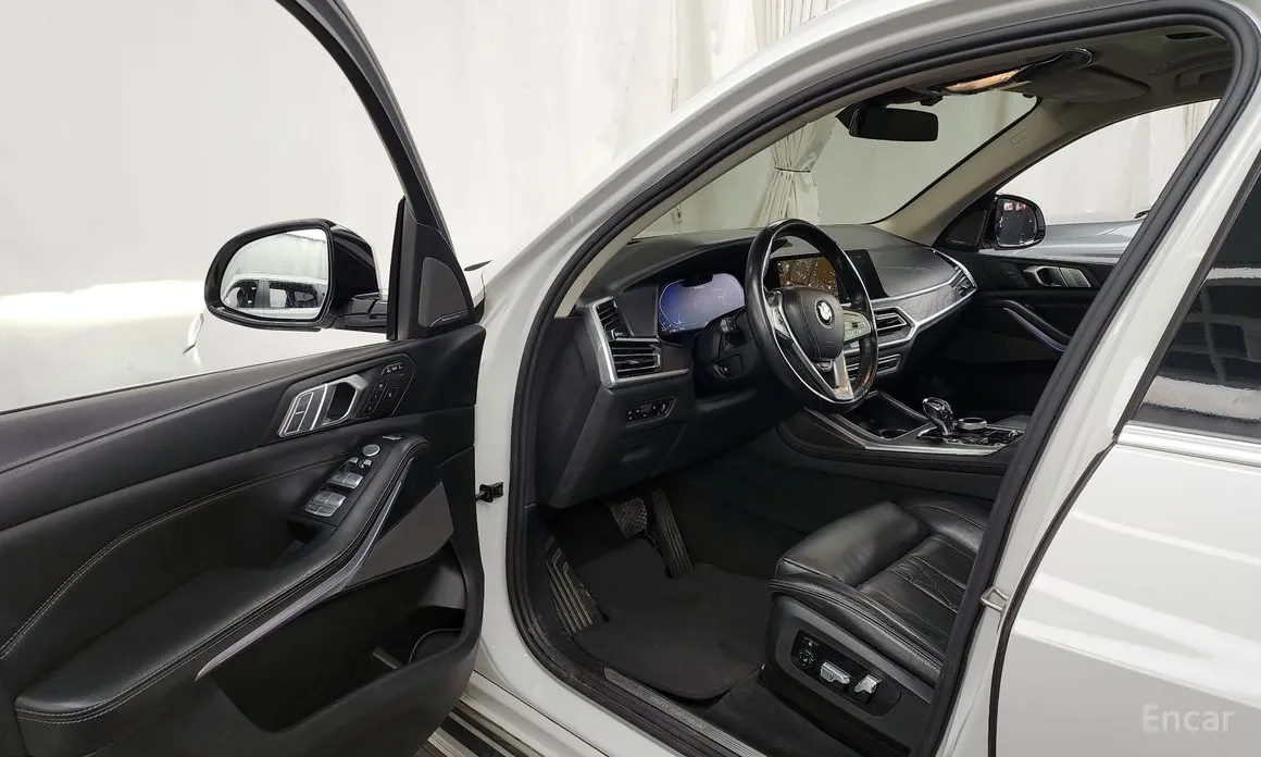 Фото 10 - BMW X7