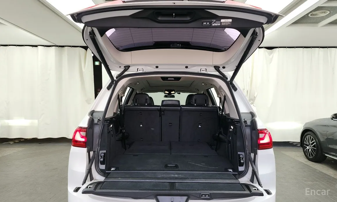 Фото 20 - BMW X7