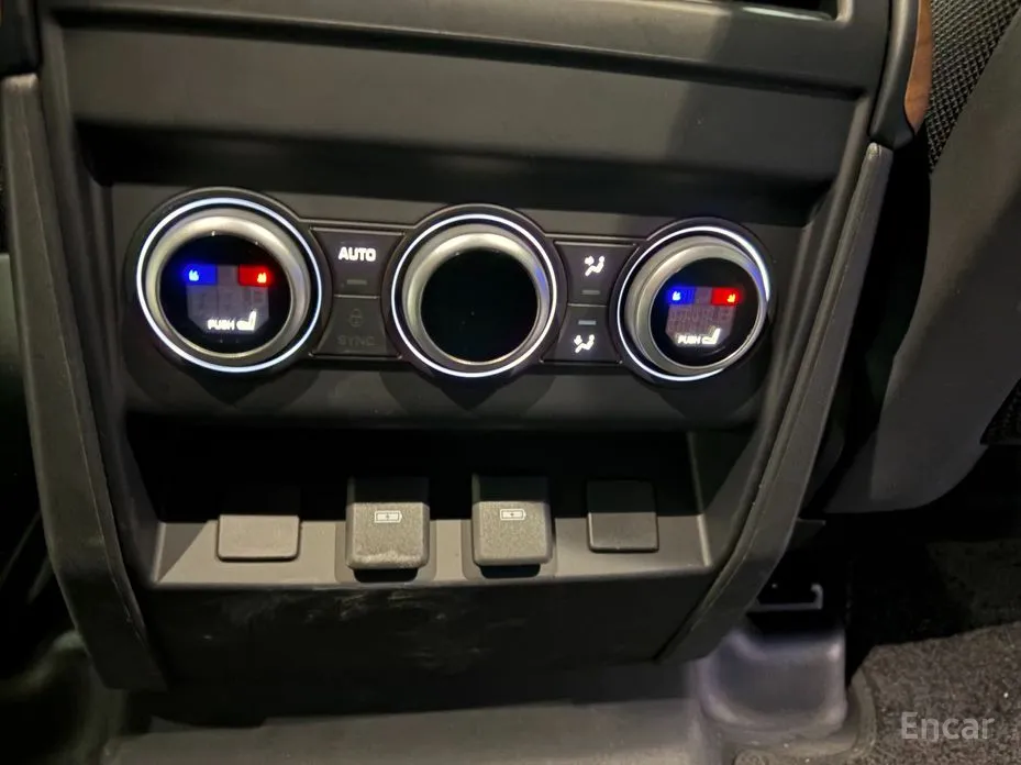 Фото 12 - Land Rover Defender