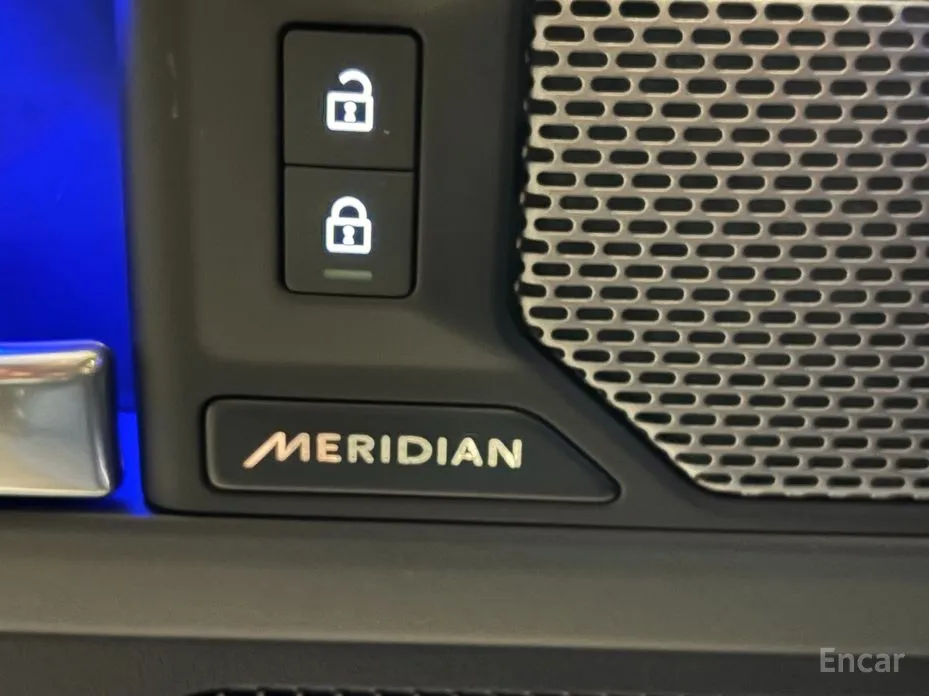 Фото 13 - Land Rover Defender