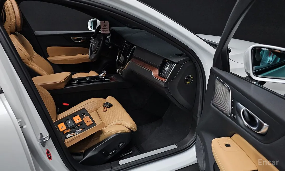 Фото 11 - Volvo V60