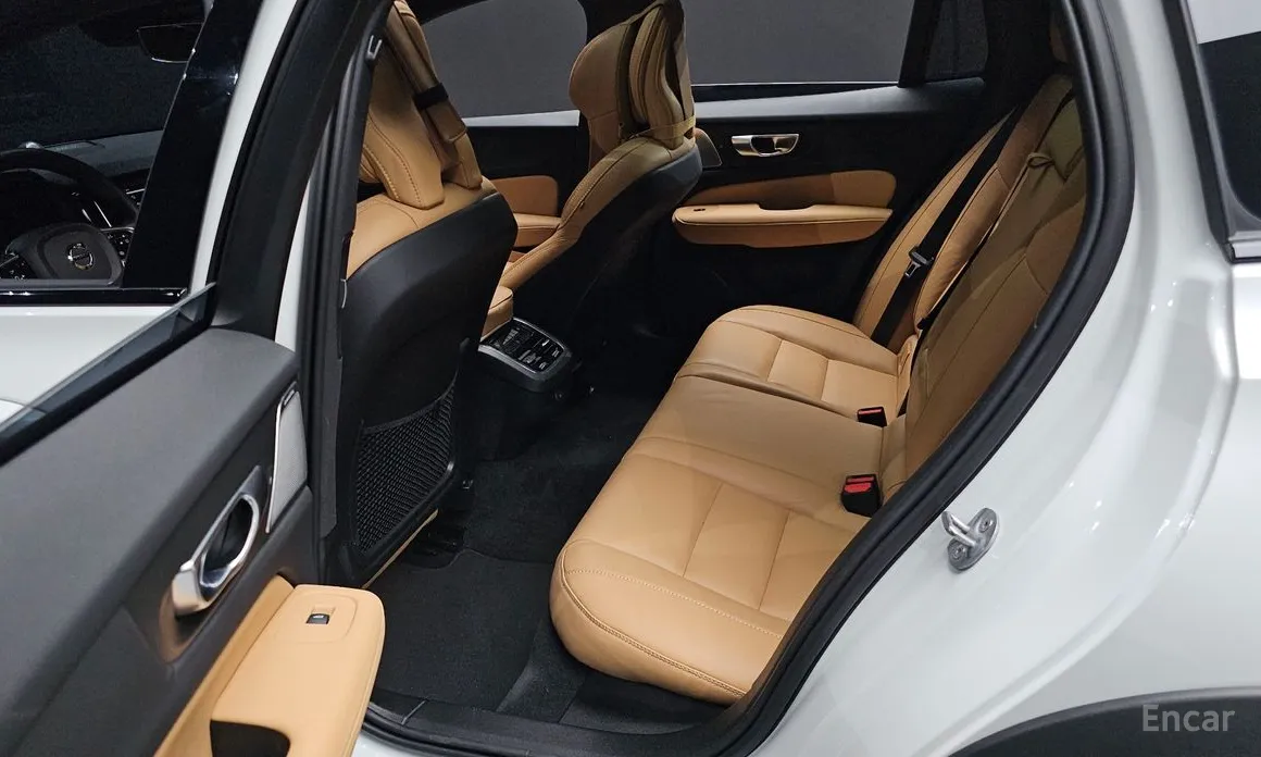 Фото 12 - Volvo V60