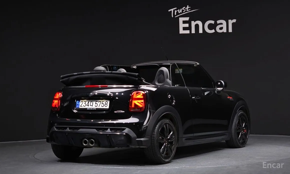 Фото 2 - Mini Cooper Convertible