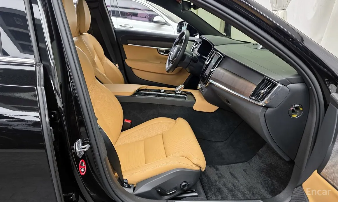 Фото 11 - Volvo S90