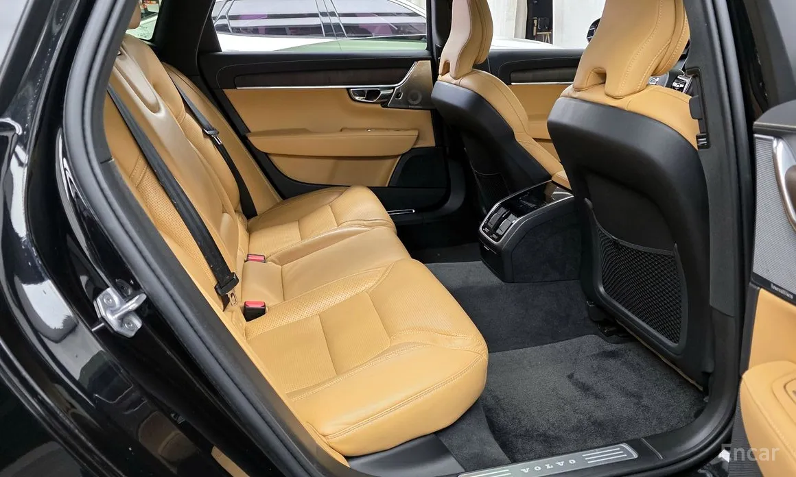 Фото 12 - Volvo S90