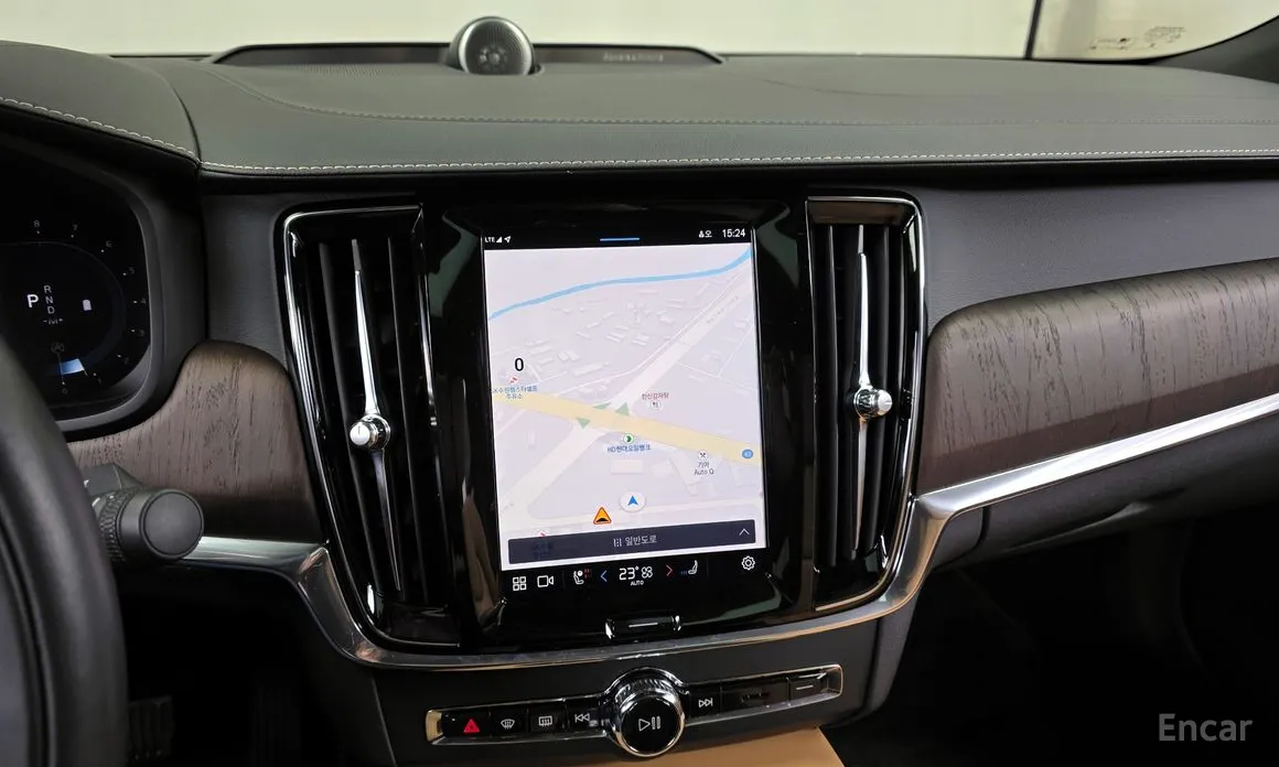 Фото 14 - Volvo S90