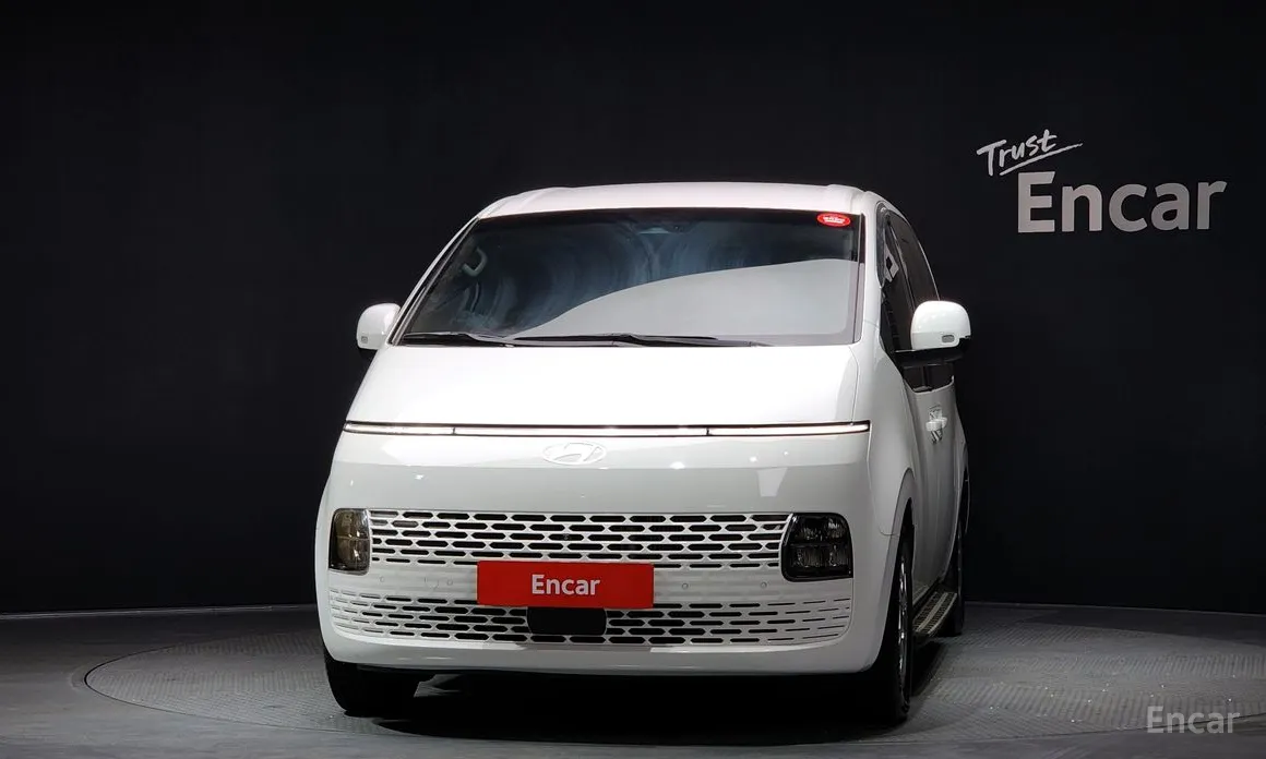 Фото 3 - Hyundai Staria