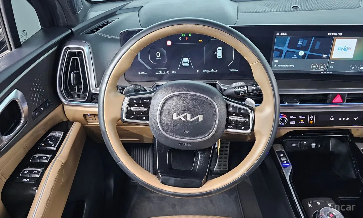 Фото 14 - Kia Sorento