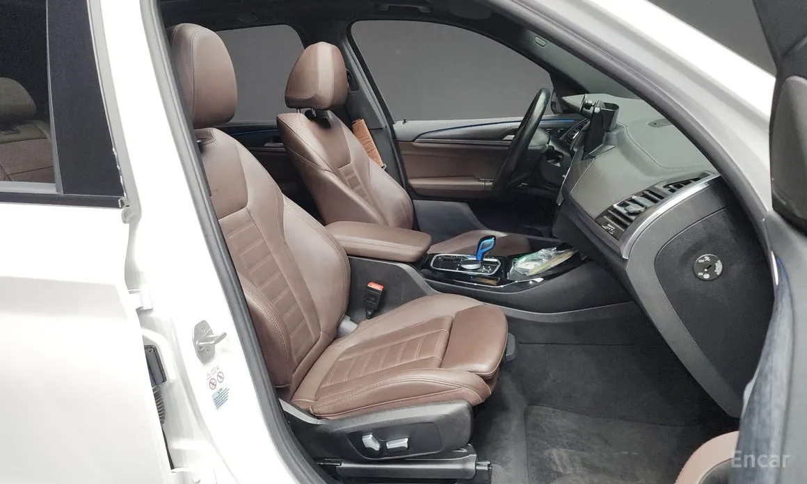 Фото 11 - BMW iX3