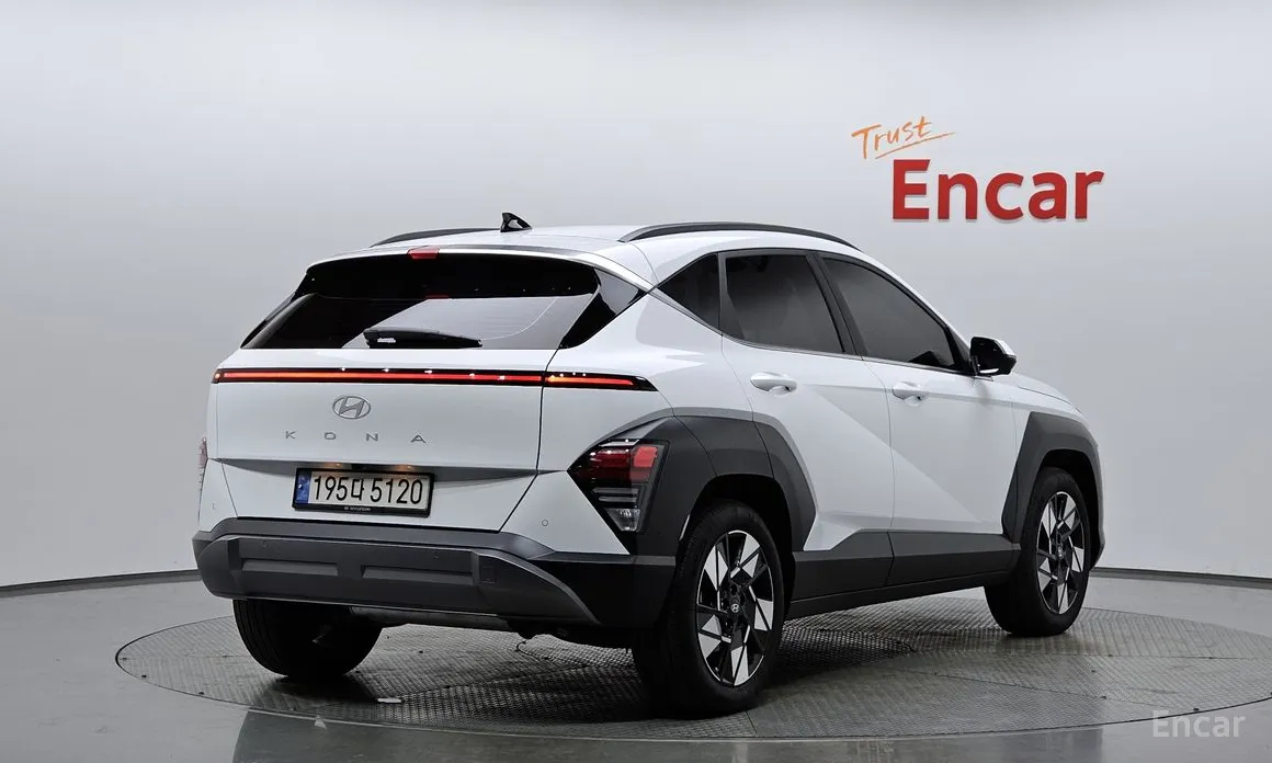 Фото 2 - Hyundai Kona