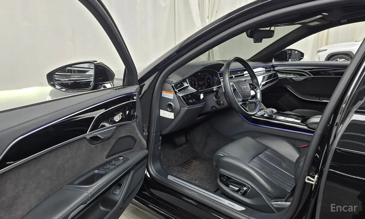 Фото 10 - Audi A8