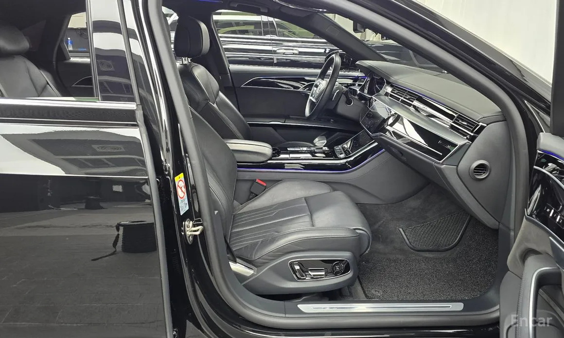 Фото 11 - Audi A8