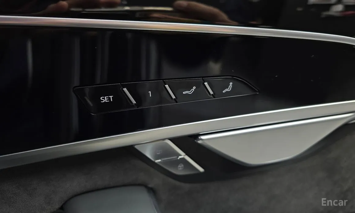 Фото 19 - Audi A8