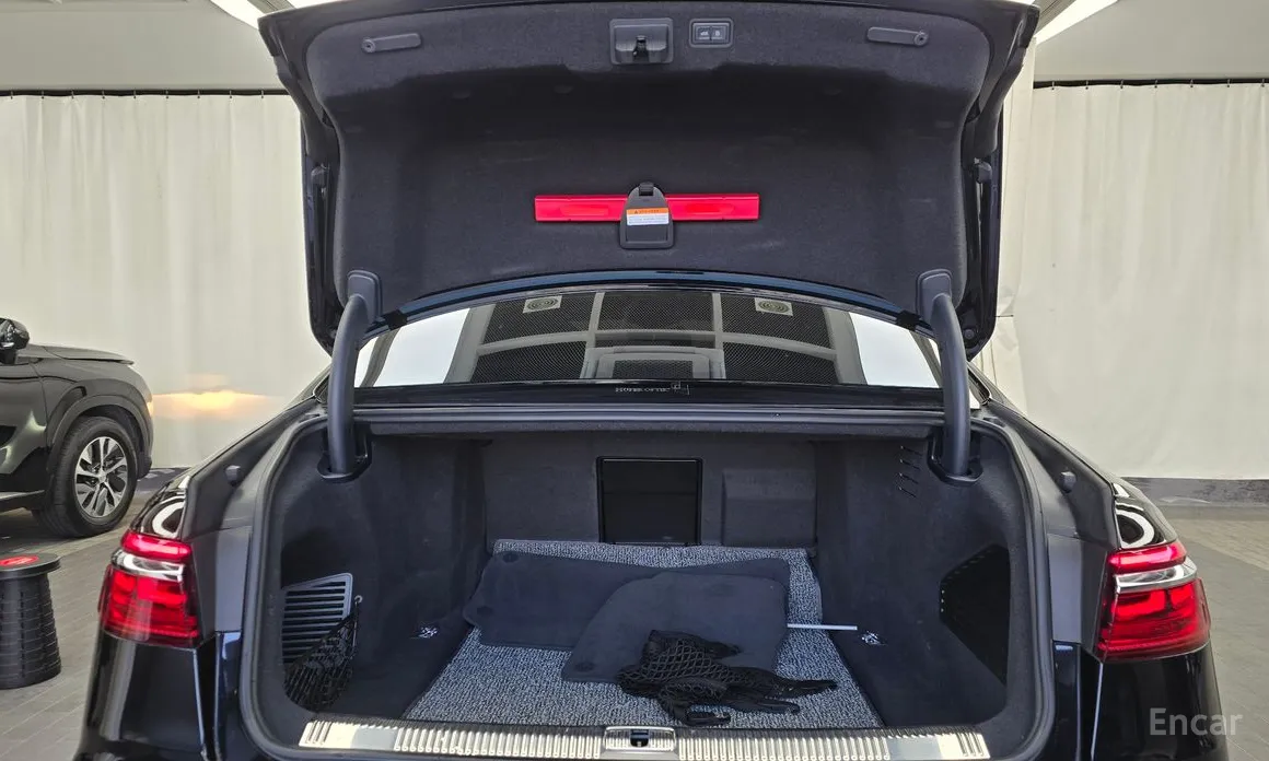 Фото 20 - Audi A8