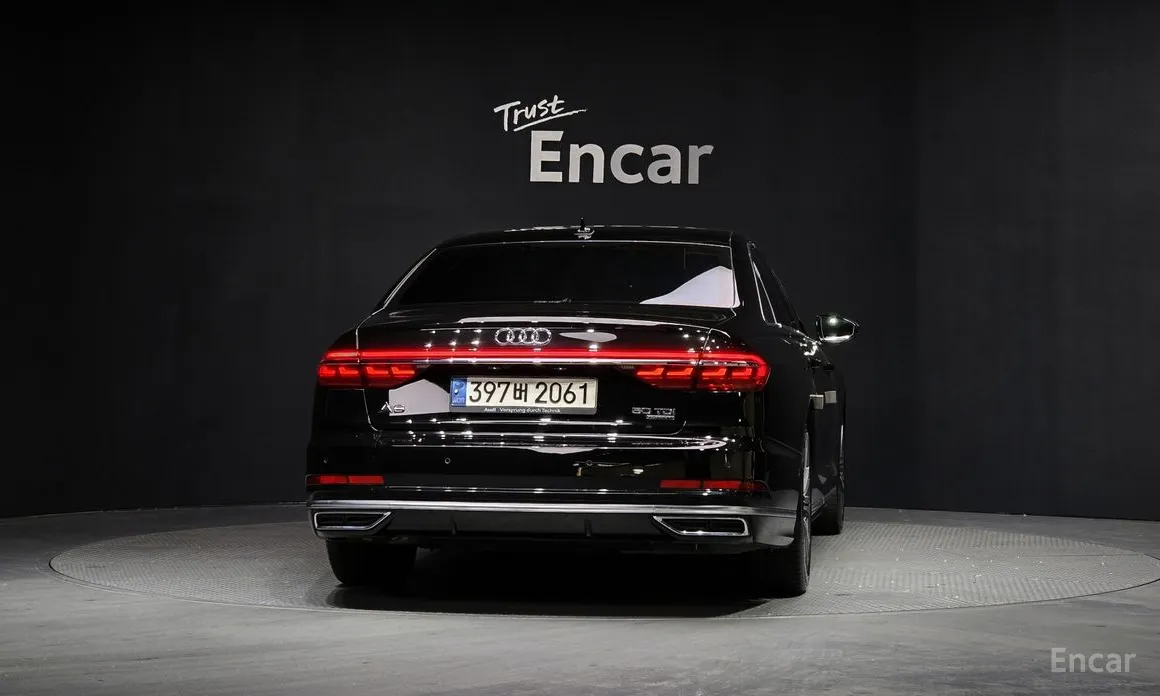 Фото 4 - Audi A8