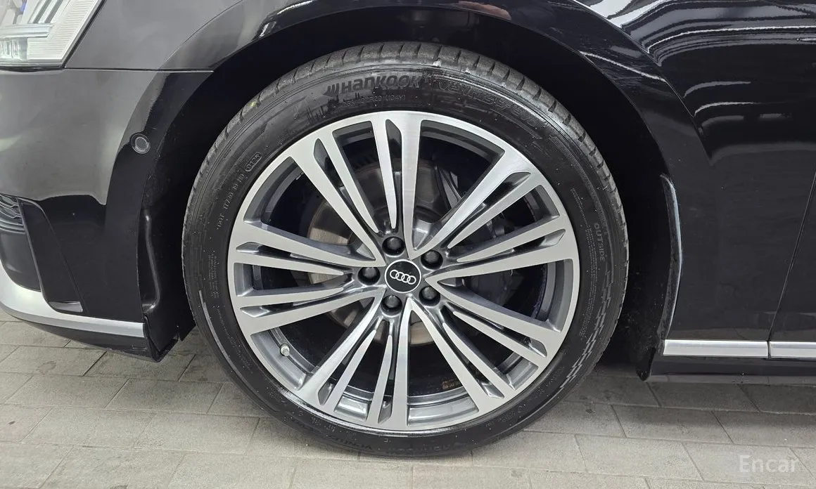 Фото 5 - Audi A8