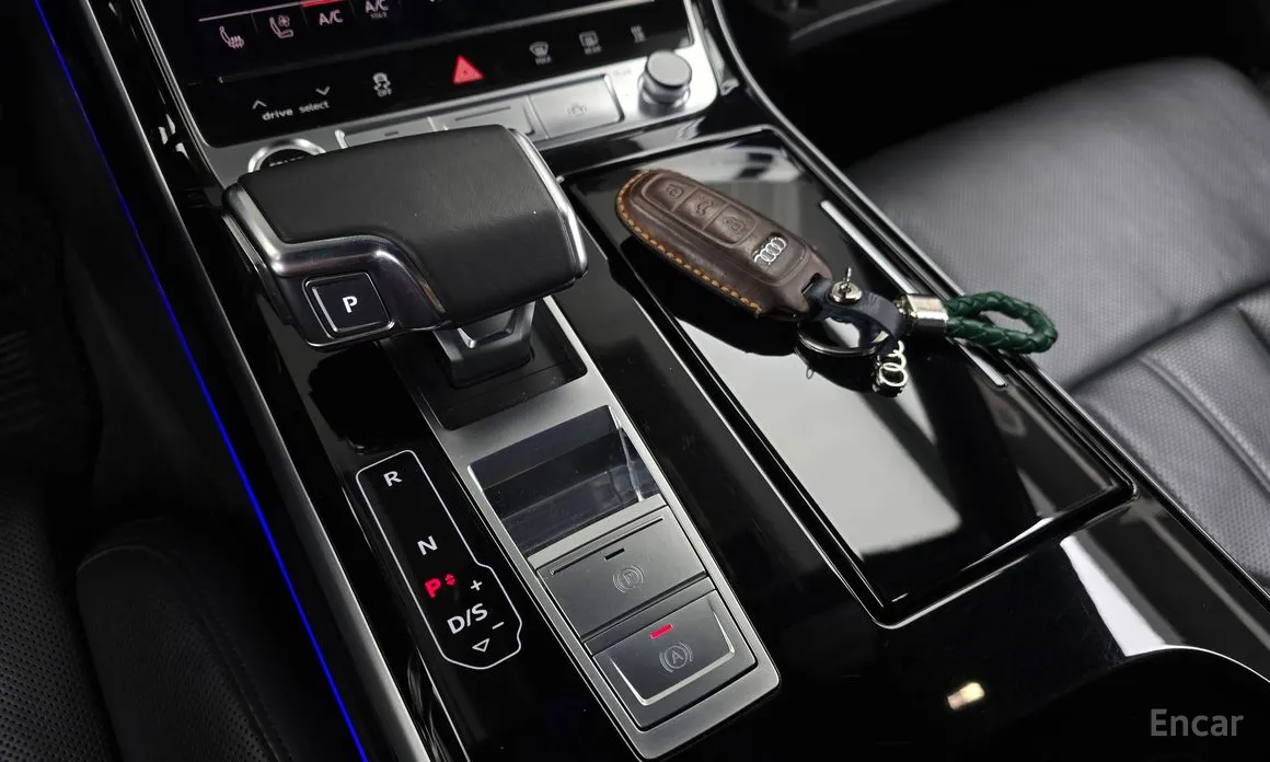 Фото 9 - Audi A8