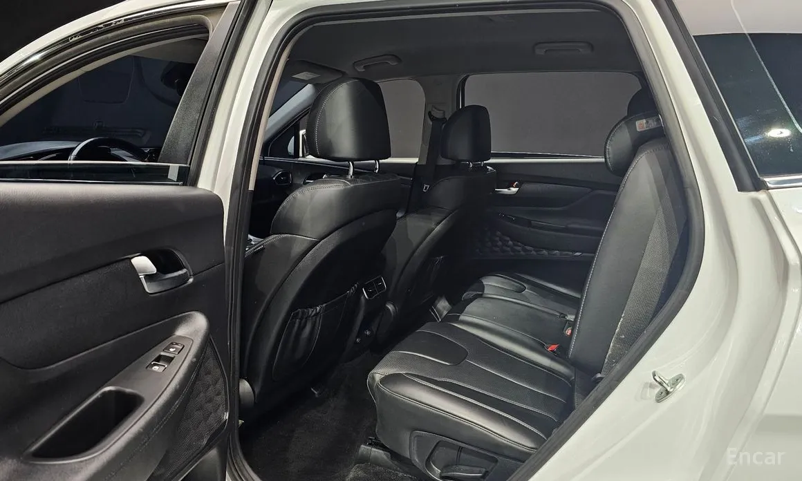 Фото 12 - Hyundai Santa Fe