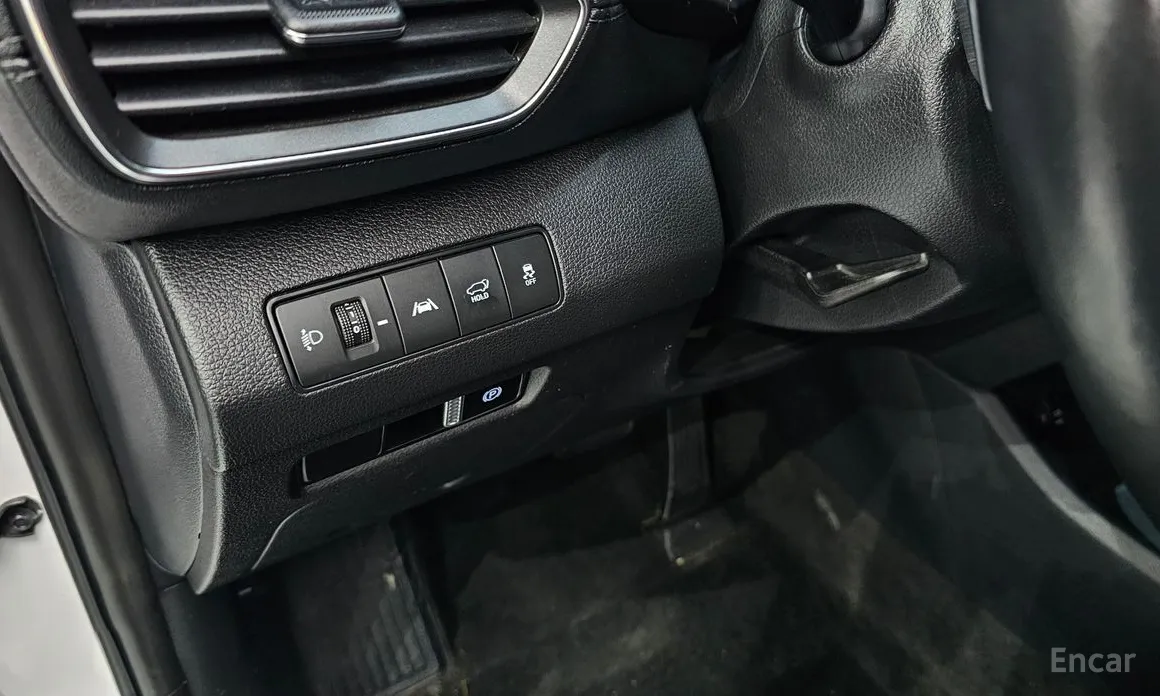 Фото 14 - Hyundai Santa Fe