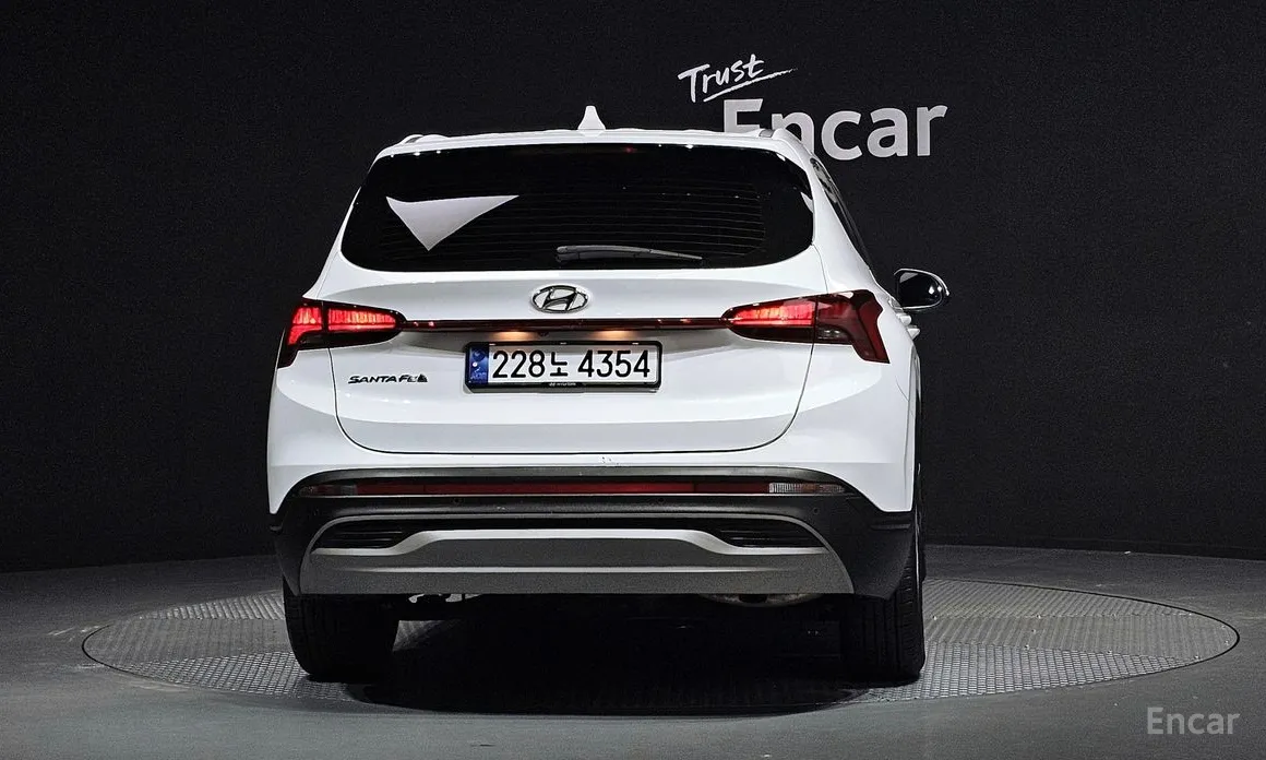 Фото 4 - Hyundai Santa Fe