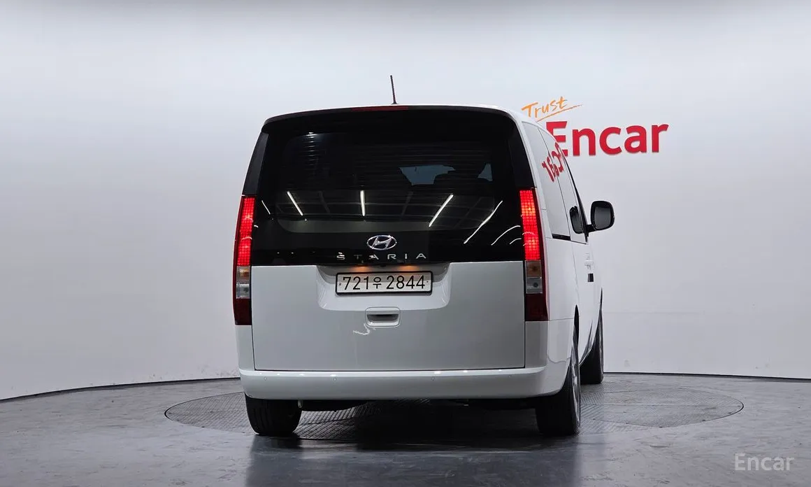 Фото 4 - Hyundai Staria